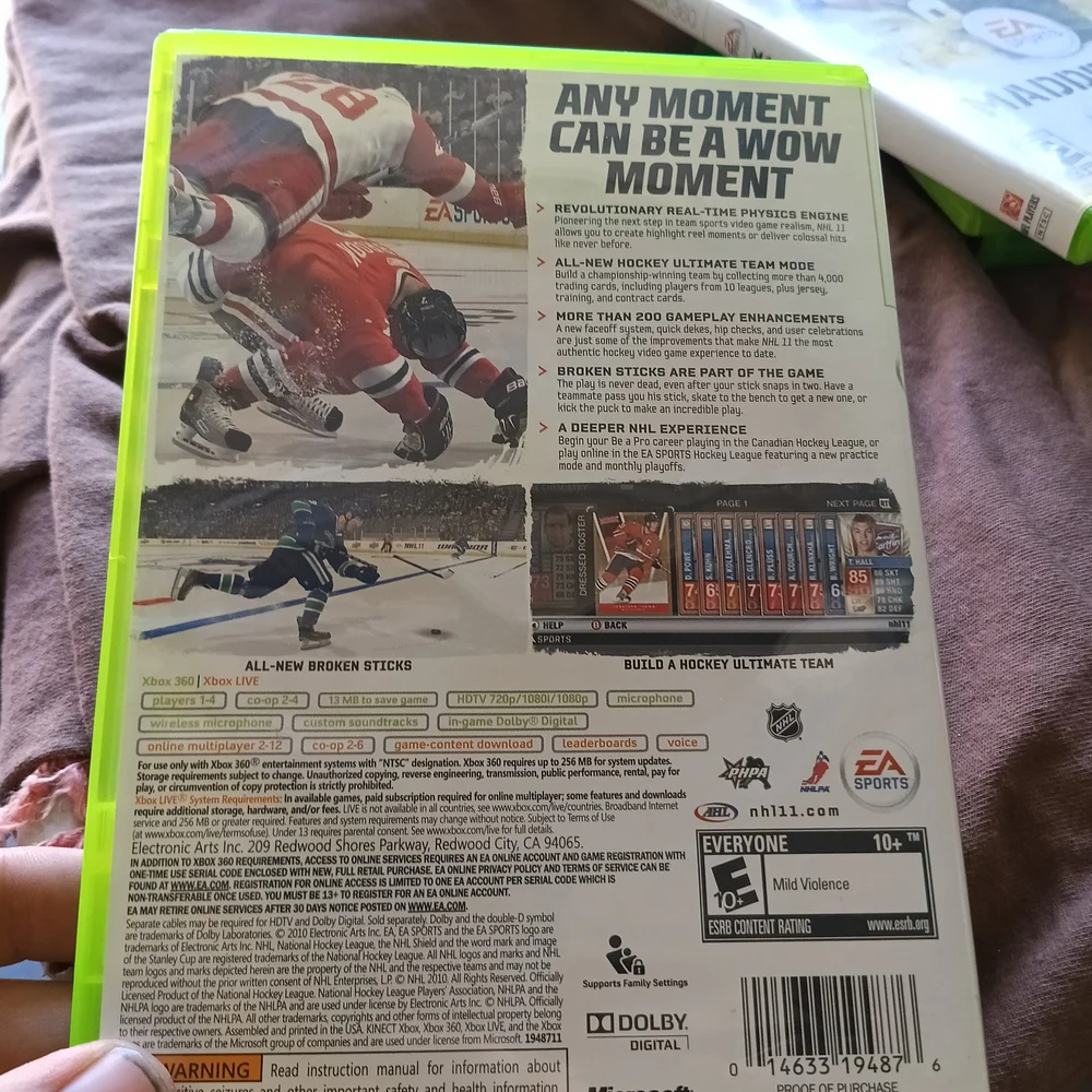 Microsoft Xbox 360 NHL 11 Game - Green Case
